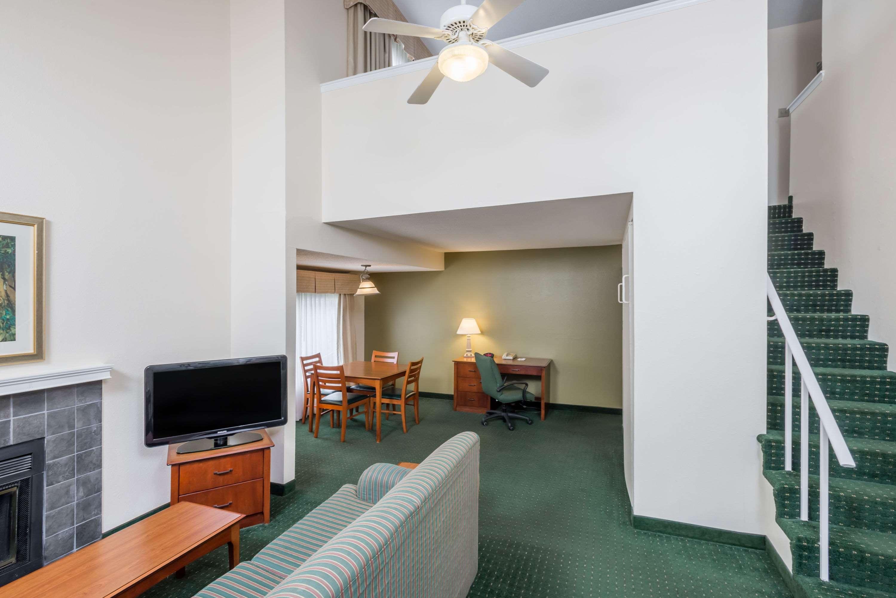 Best Western Fishkill Inn & Suites Ngoại thất bức ảnh